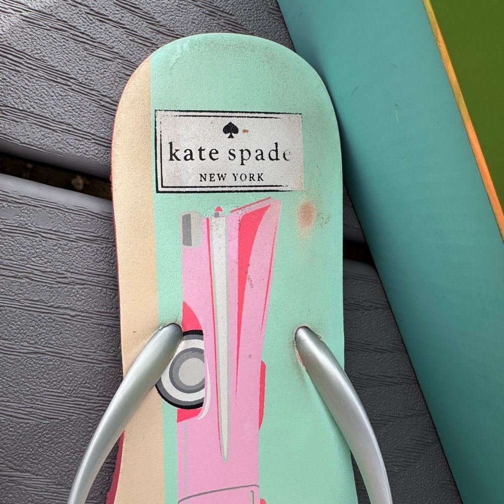 Kate Spade Mint, Cream & Pink Graphic Flip Flops. Size 8 - Picture 4 of 8